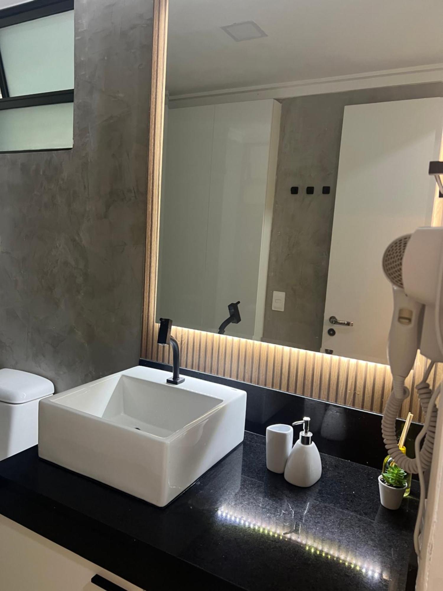 Flat De Luxo - - Class Muro Alto *